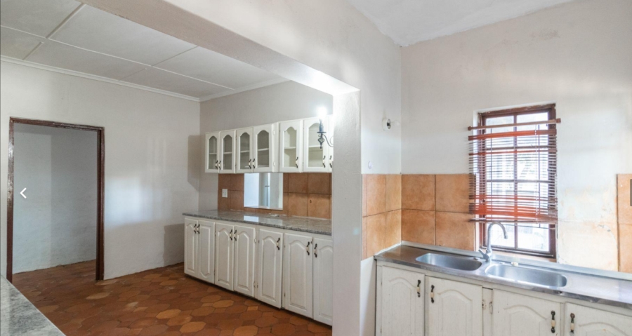 5 Bedroom Property for Sale in Abbotsford Eastern Cape